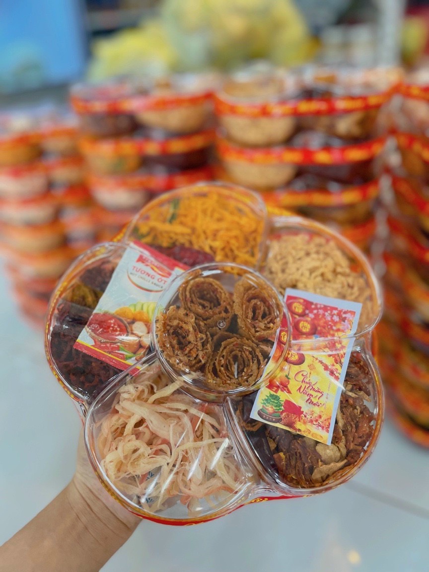 Hộp lục vị hoa mai (mực, bò, gà)