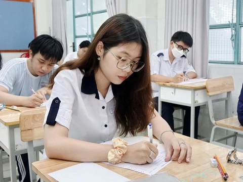 Bí quyết chọn văn phòng phẩm cho học sinh lớp 12 chuẩn bị thi đại học