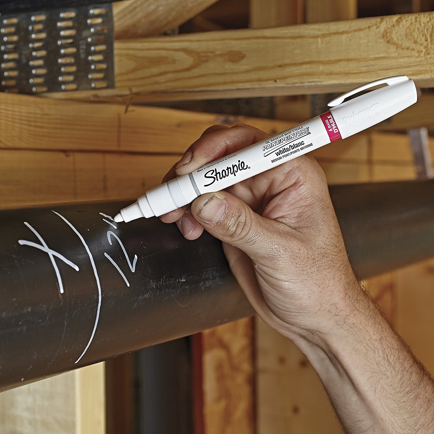 Bút Sơn Công Nghiệp – Công Cụ Đánh Dấu Chuyên Nghiệp Cho Ngành Cơ Khí Và Xây Dựng