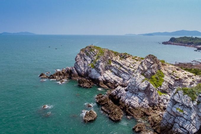 Khám Phá Vẻ Đẹp Tự Nhiên Của Đảo Minh Châu Quan Lạn 