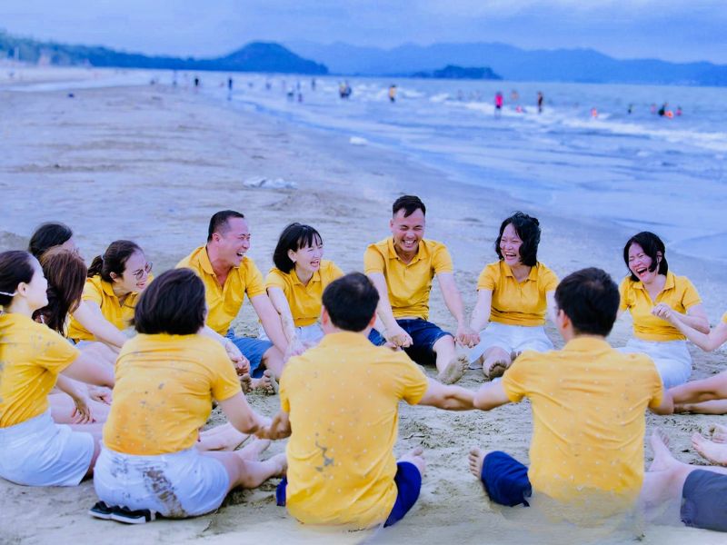 Tổ chức teambuilding tại tour du lịch biển Quỳnh 3 ngày 2 đêm
