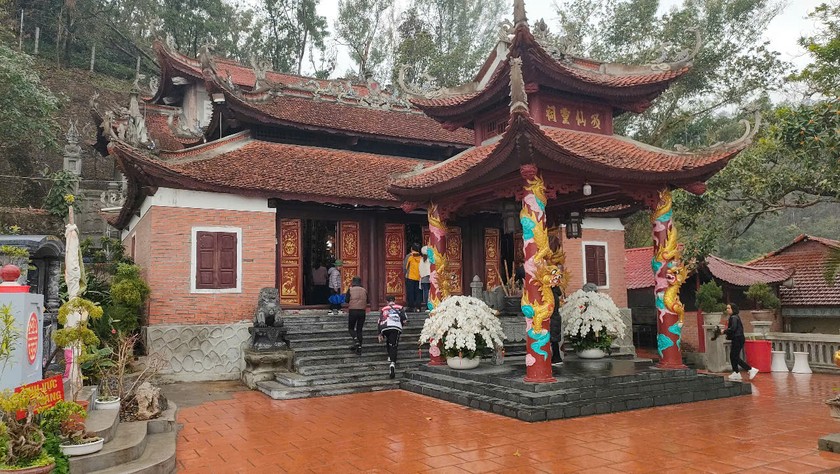 Cô Bé Cửa Suốt