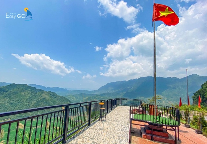 Hình ảnh cột cờ Mai Châu