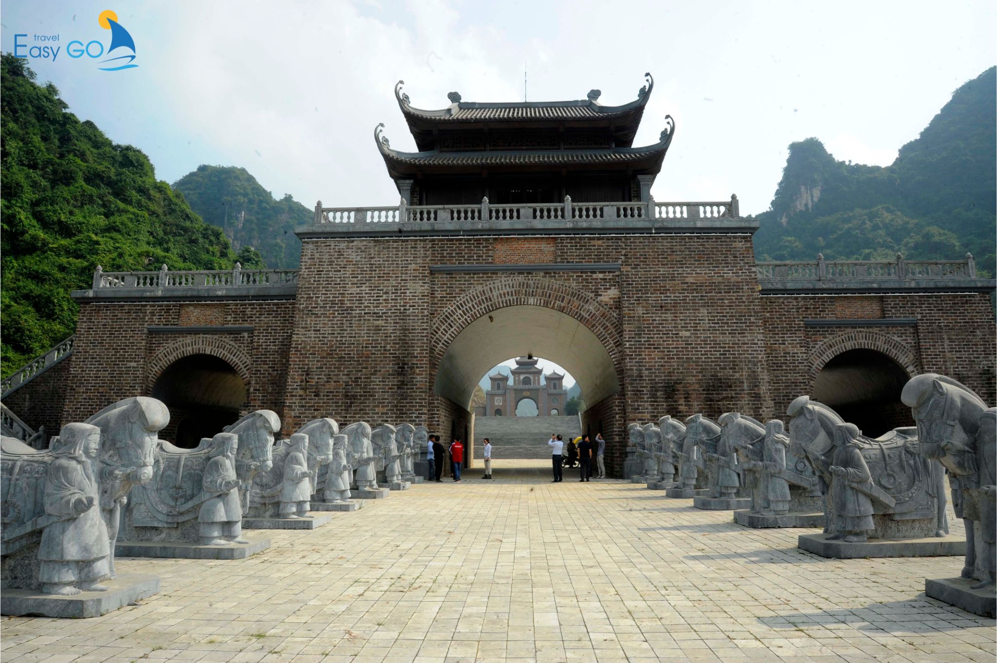 Đàn Kính Thiên Thung Ui