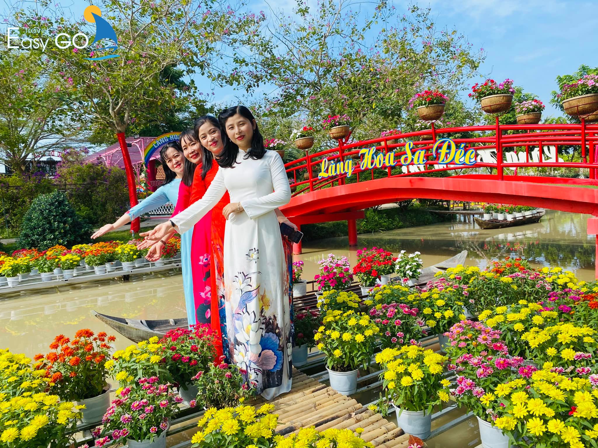 Du xuân miền Tây rộn ràng sông nước 