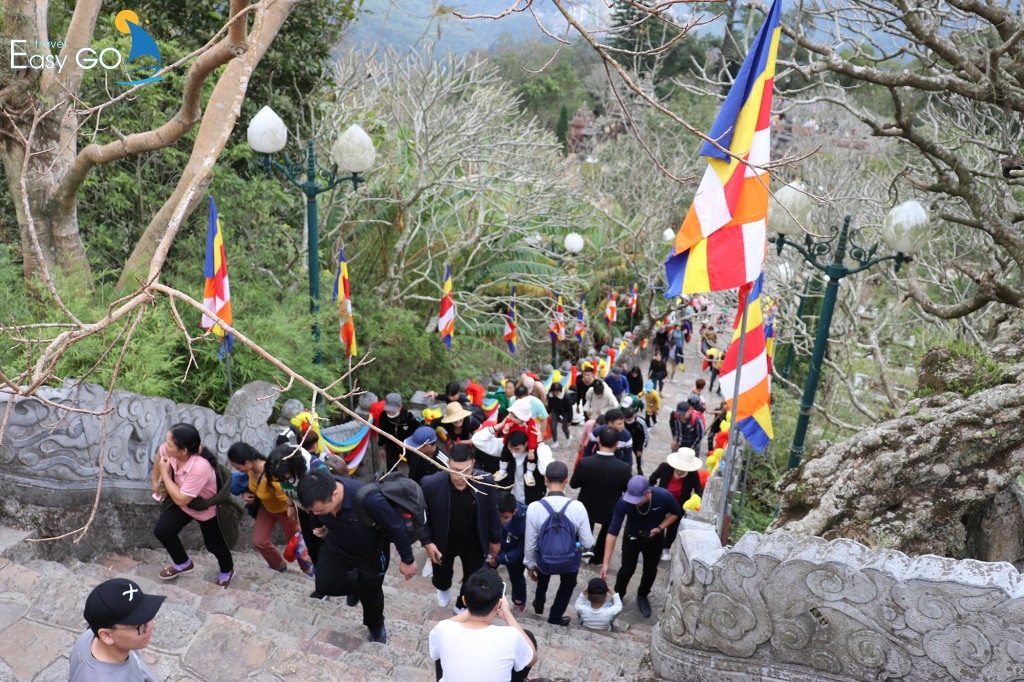 Du xuân Yên Tử 1 ngày nhưng nhiều trải nghiệm