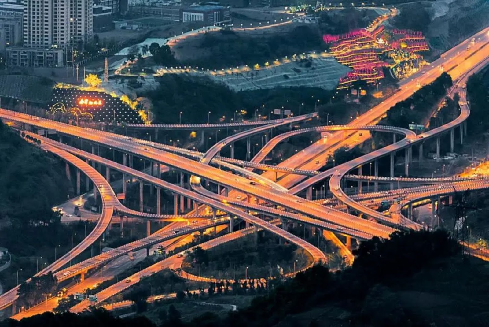 Hệ thống giao thông đặc biệt của Trùng Khánh