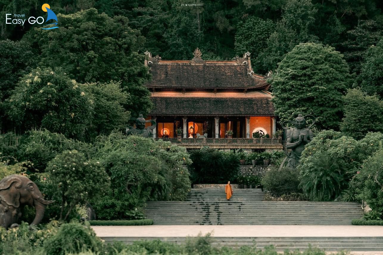 Không gian cổ kính của Địa Tạng Phi Lai Tự