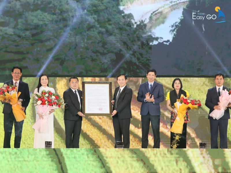 Lễ Công bố Quyết định nhận khu du lịch Quốc gia Mộc Châu