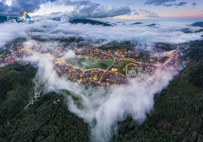 View săn mây trên đỉnh Hàm Rồng