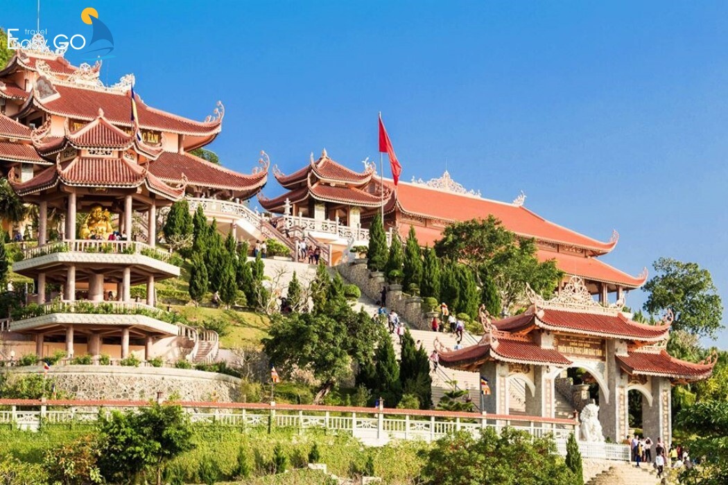 Tham quan chùa Cái Bầu