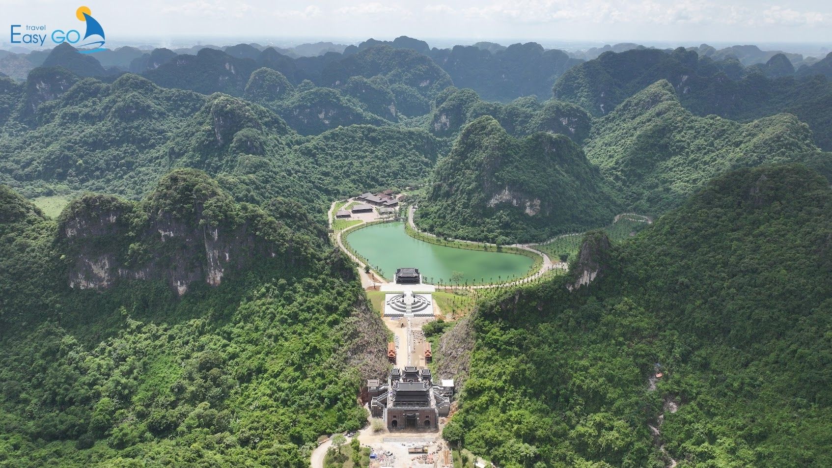 Thung Ui với cảnh sắc nguyên sơ và bình yên