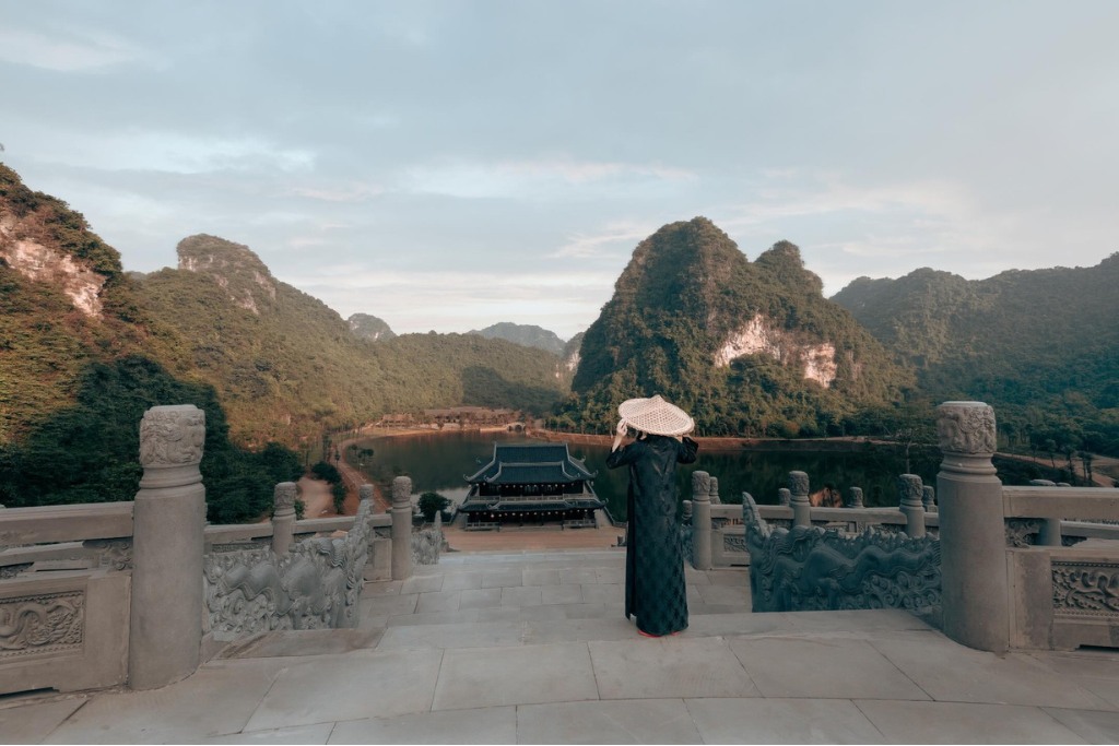 TOUR DU LỊCH HÀ NỘI - TRÀNG AN - THUNG UI - BÁI ĐÍNH