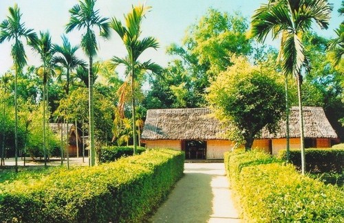 TOUR CỬA LÒ GIÁ RẺ NĂM 2023