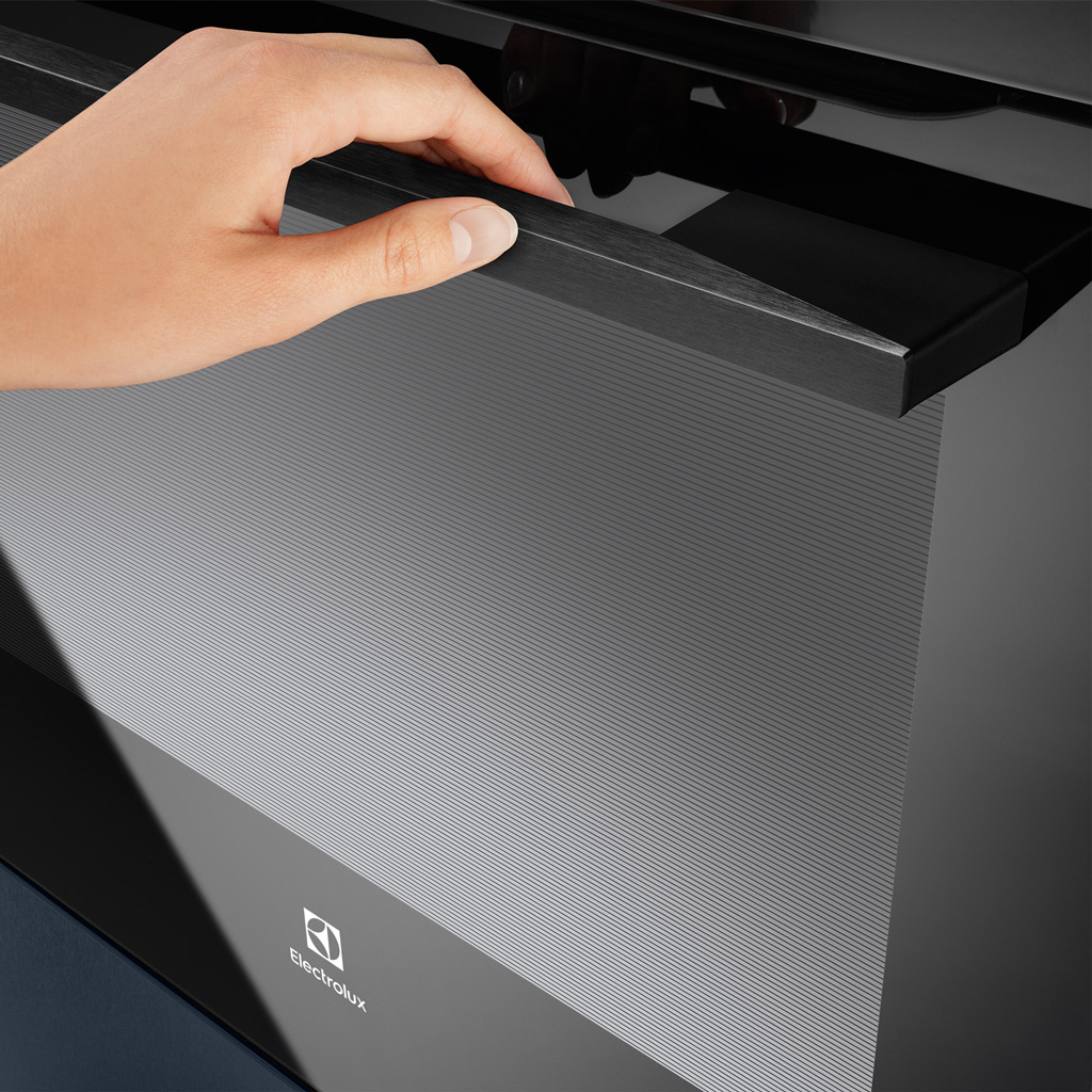 Lò nướng âm tủ Electrolux 72 lít KOIGH00KA