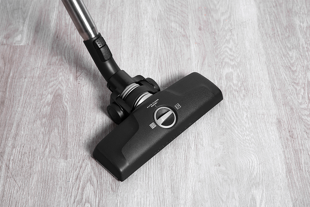Máy hút bụi dạng hộp Electrolux EFC71611