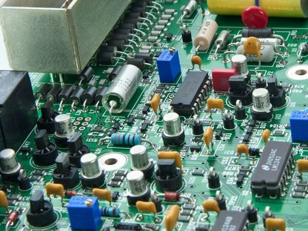 Thiết bị điện tử là gì? Các thiết bị điện tử cần thiết trong gia đình