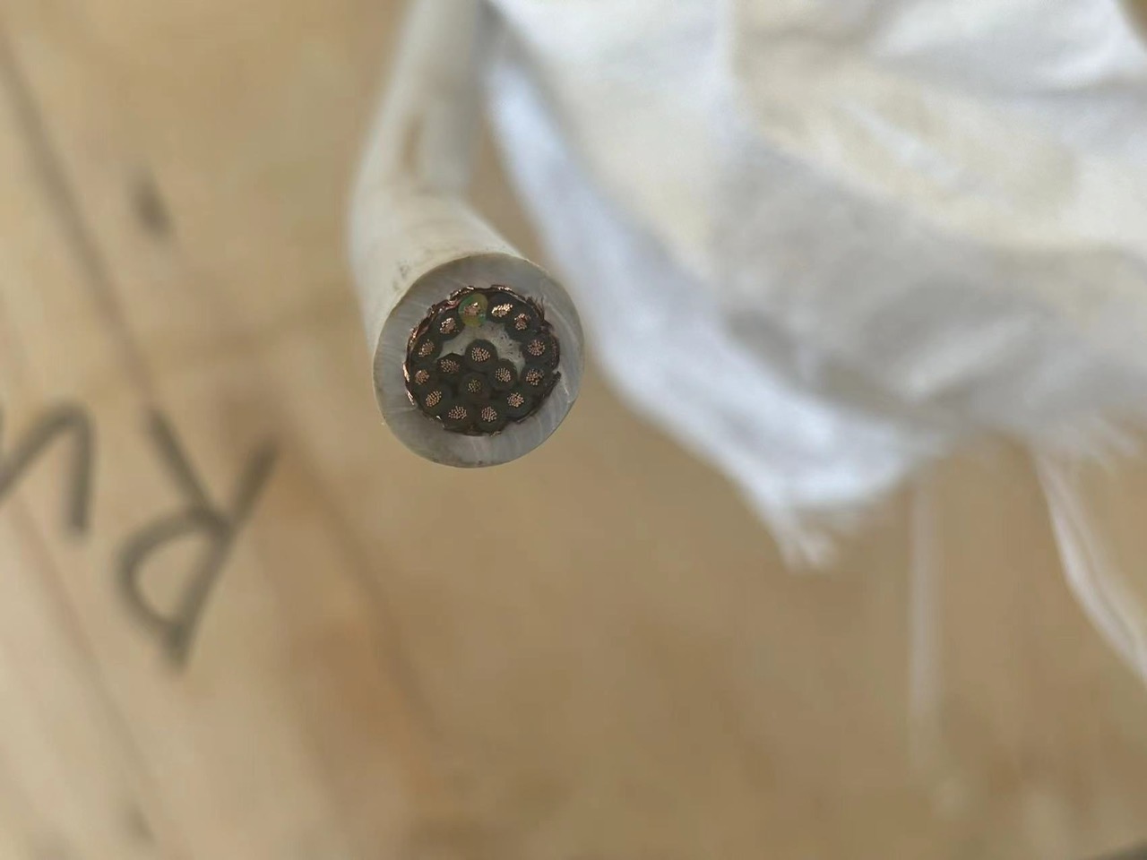 Có lưới 16x0.75 - Dây cáp điều khiển có lưới chống nhiễu RVV 16x0.75 AGTEK