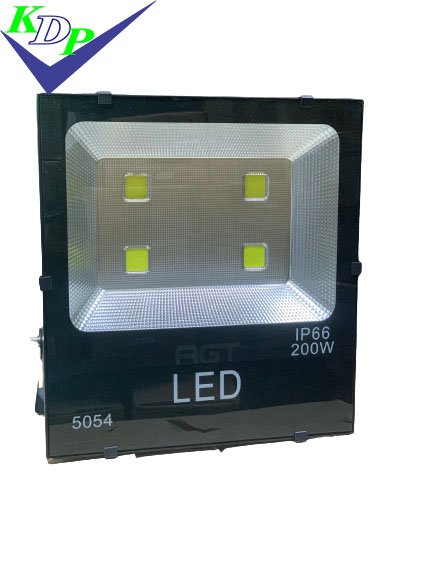 Đen pha led 200w vỏ đen 5054 – 4 mắt kiểu mới AGT