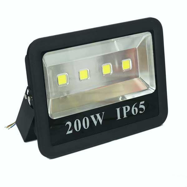 Đèn pha LED ngoài trời 200W - IP65 pha tròn chóa rộng (4*50w)