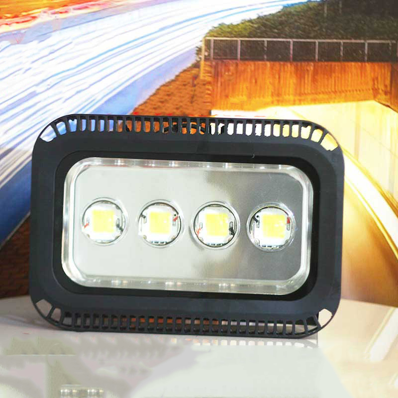 Đèn pha mắt lồi - viền 200W (4*50w)