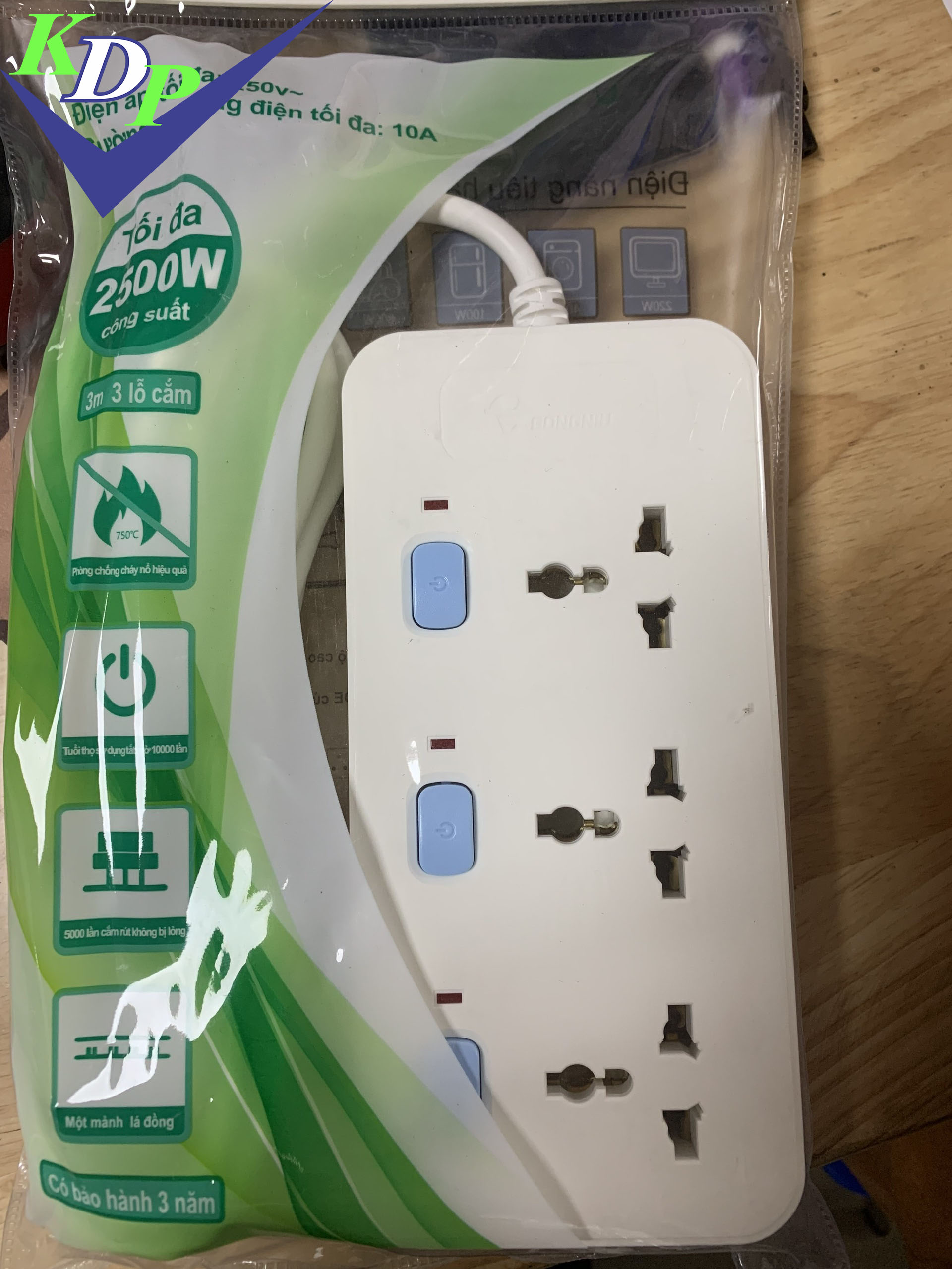 Ổ cắm điện đa năng GONGNIU 3 lỗ  3 công tắc GNVN-N3030-30 (dây 3m)