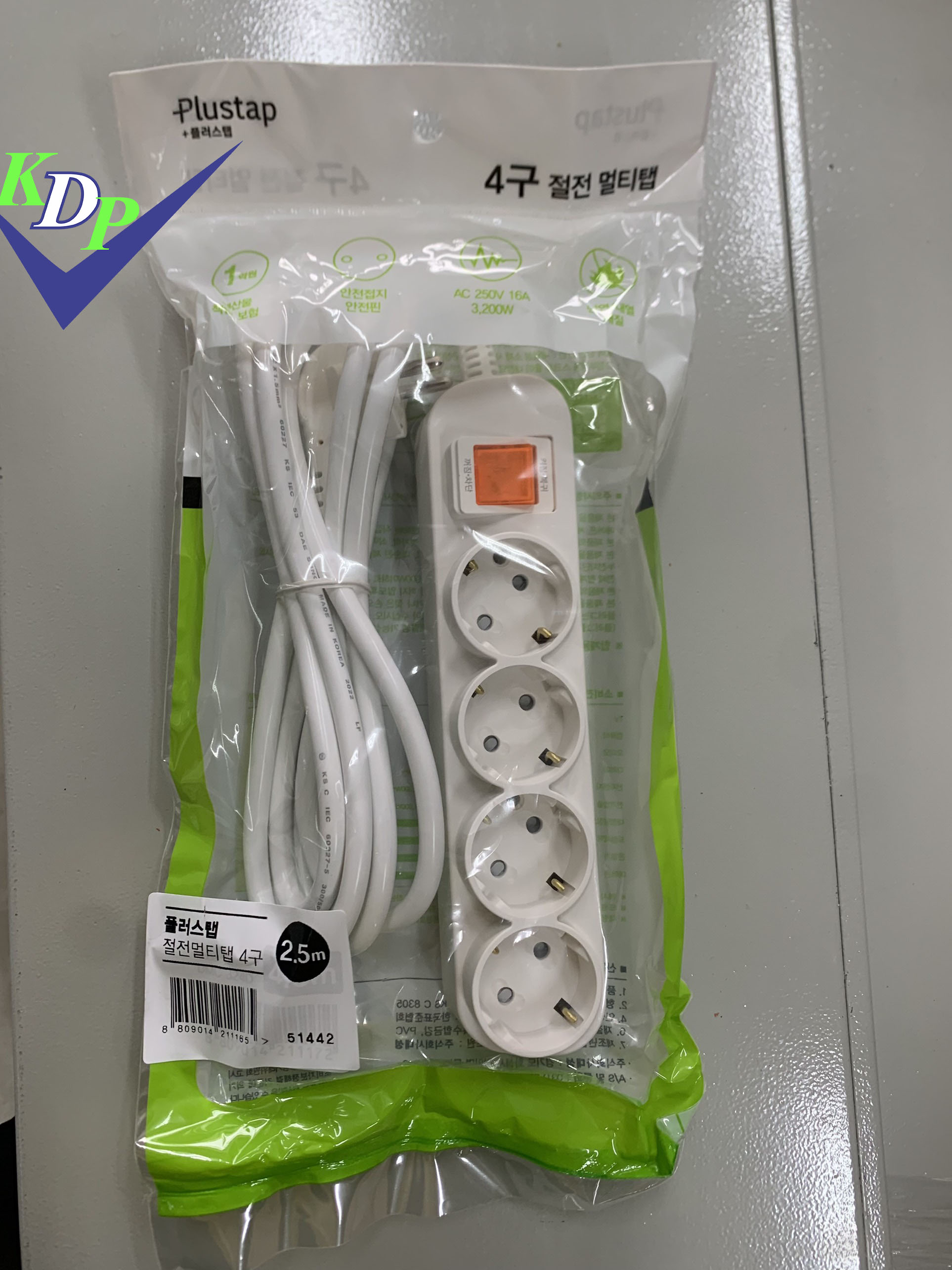 Ổ 4 Hàn quốc liền dây 1 công tắc 16A 250V