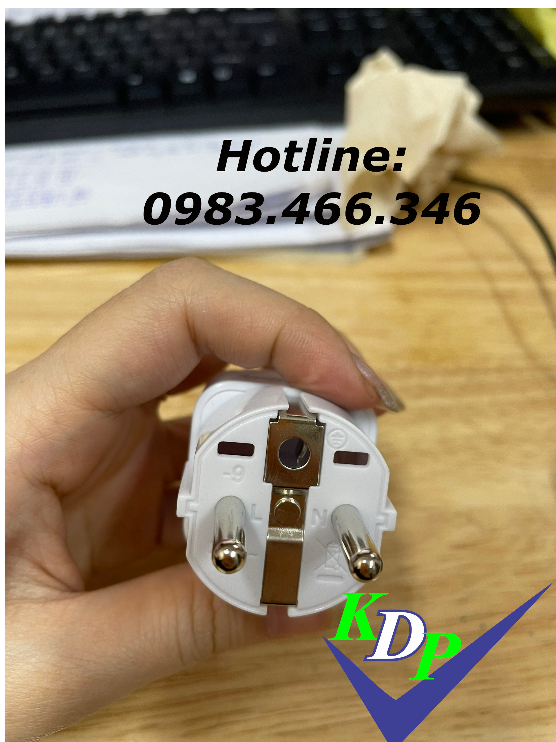 Phích cắm 2 chấu Morele