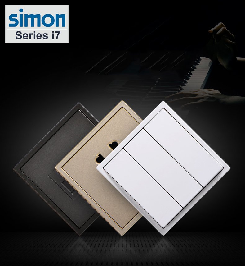 Ổ cắm đôi gồm: Ổ 2 chấu tròn, dẹt và ổ cắm đa tiêu chuẩn 10A i7 Simon màu Champange