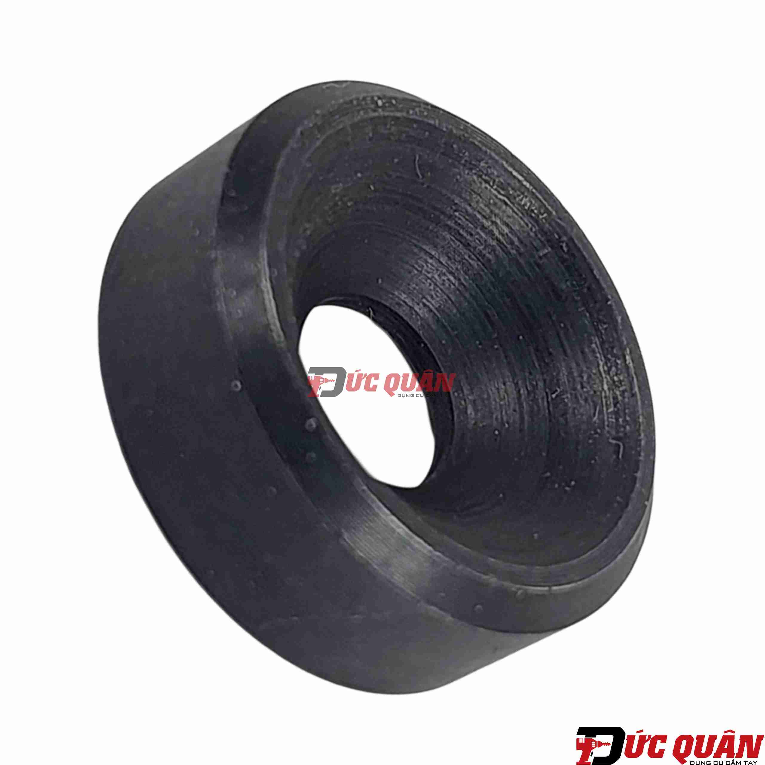 Mặt bít ngoài máy cắt rung Makita TM130D