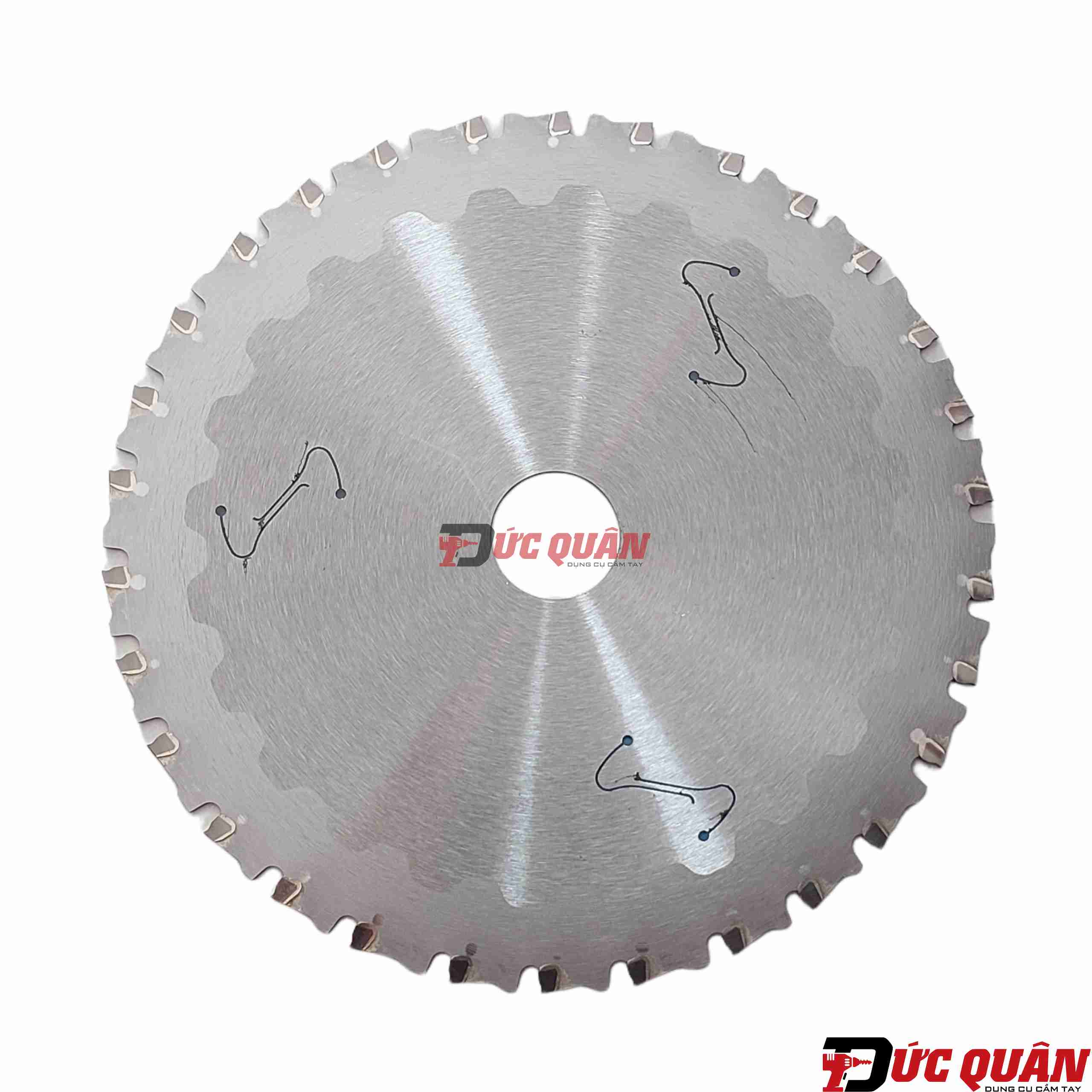 Lưỡi cắt sắt hợp kim Efficut 30 răng 136x1.1x20mm Makita B-69428