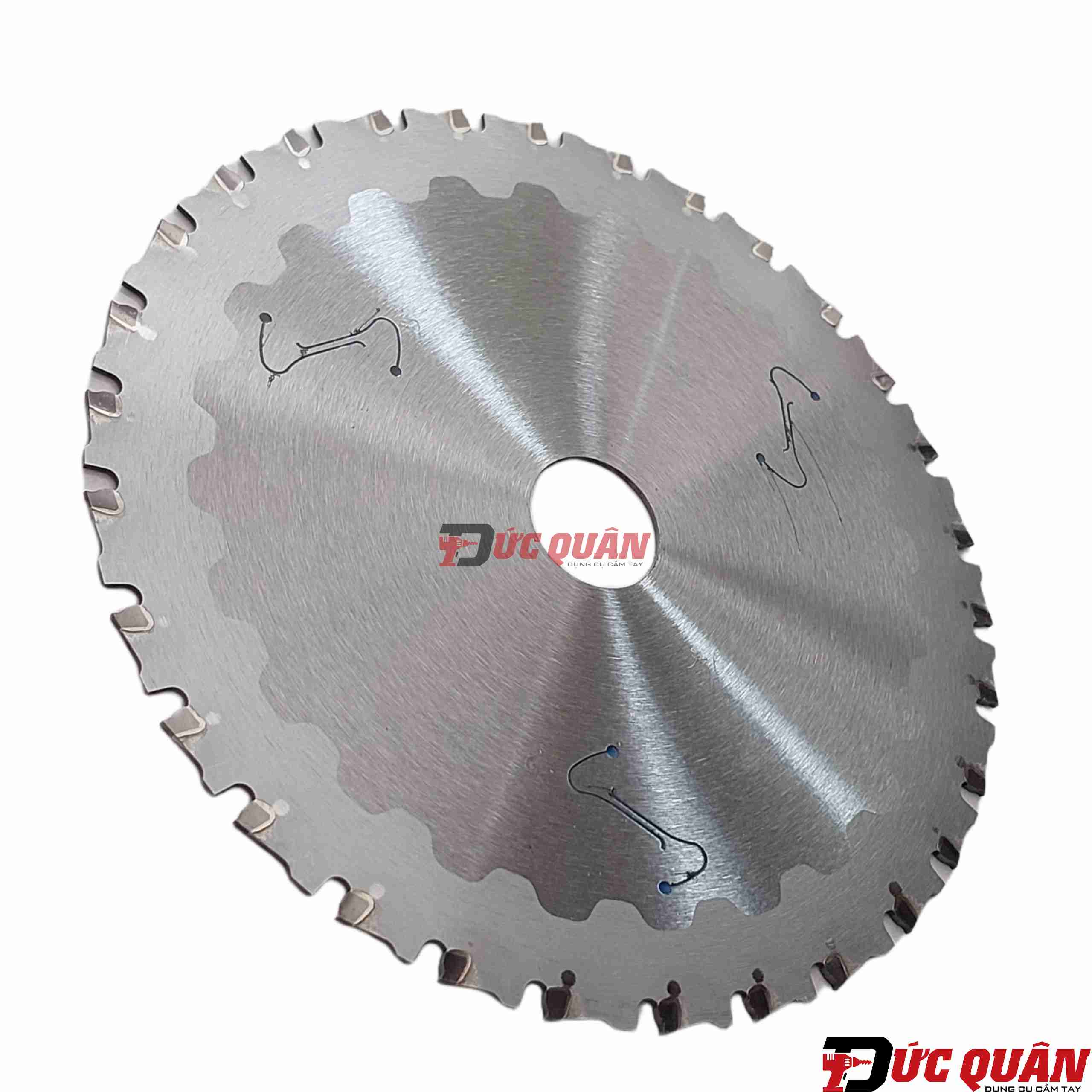 Lưỡi cắt sắt hợp kim Efficut 30 răng 136x1.1x20mm Makita B-69428