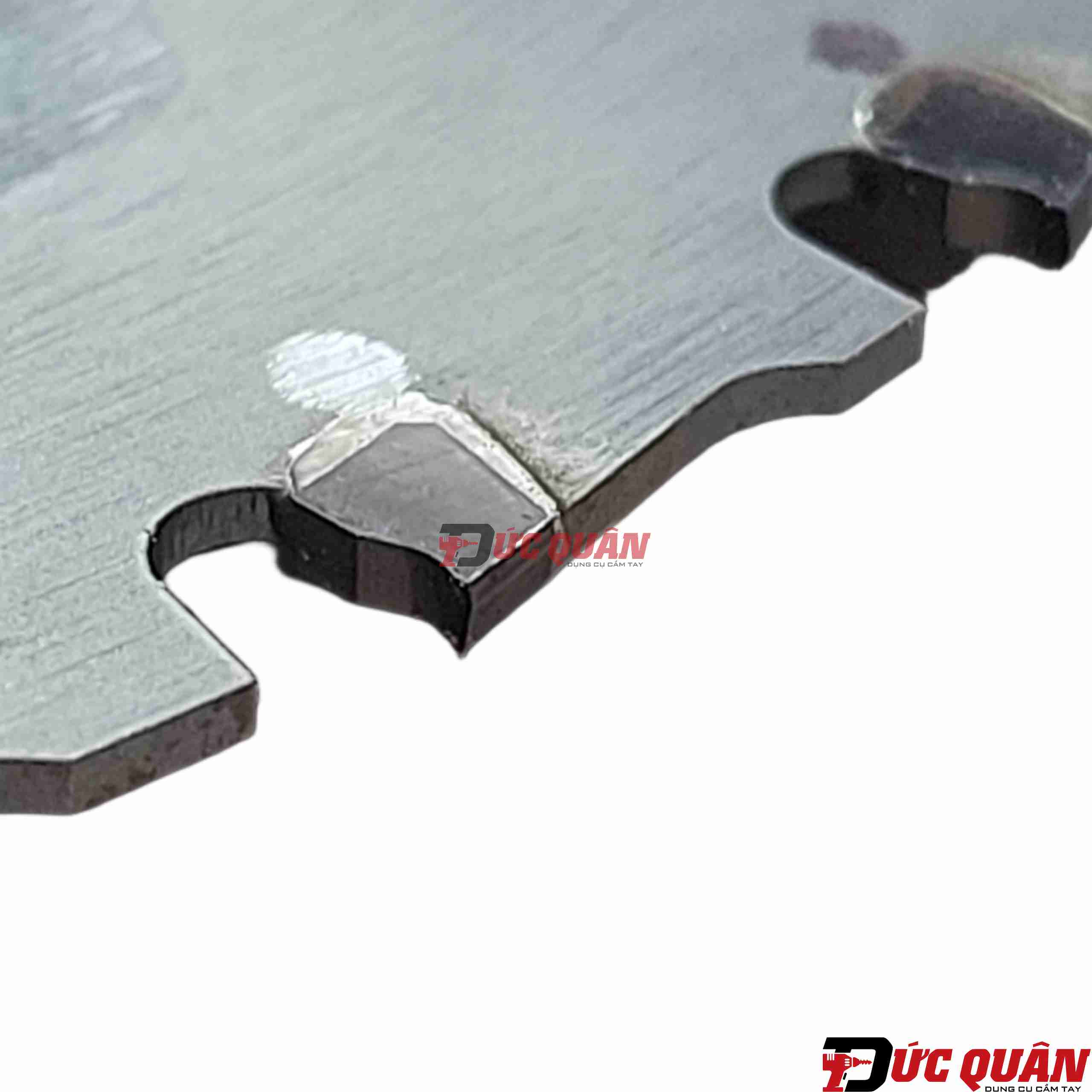 Lưỡi cắt sắt hợp kim Efficut 30 răng 136x1.1x20mm Makita B-69428
