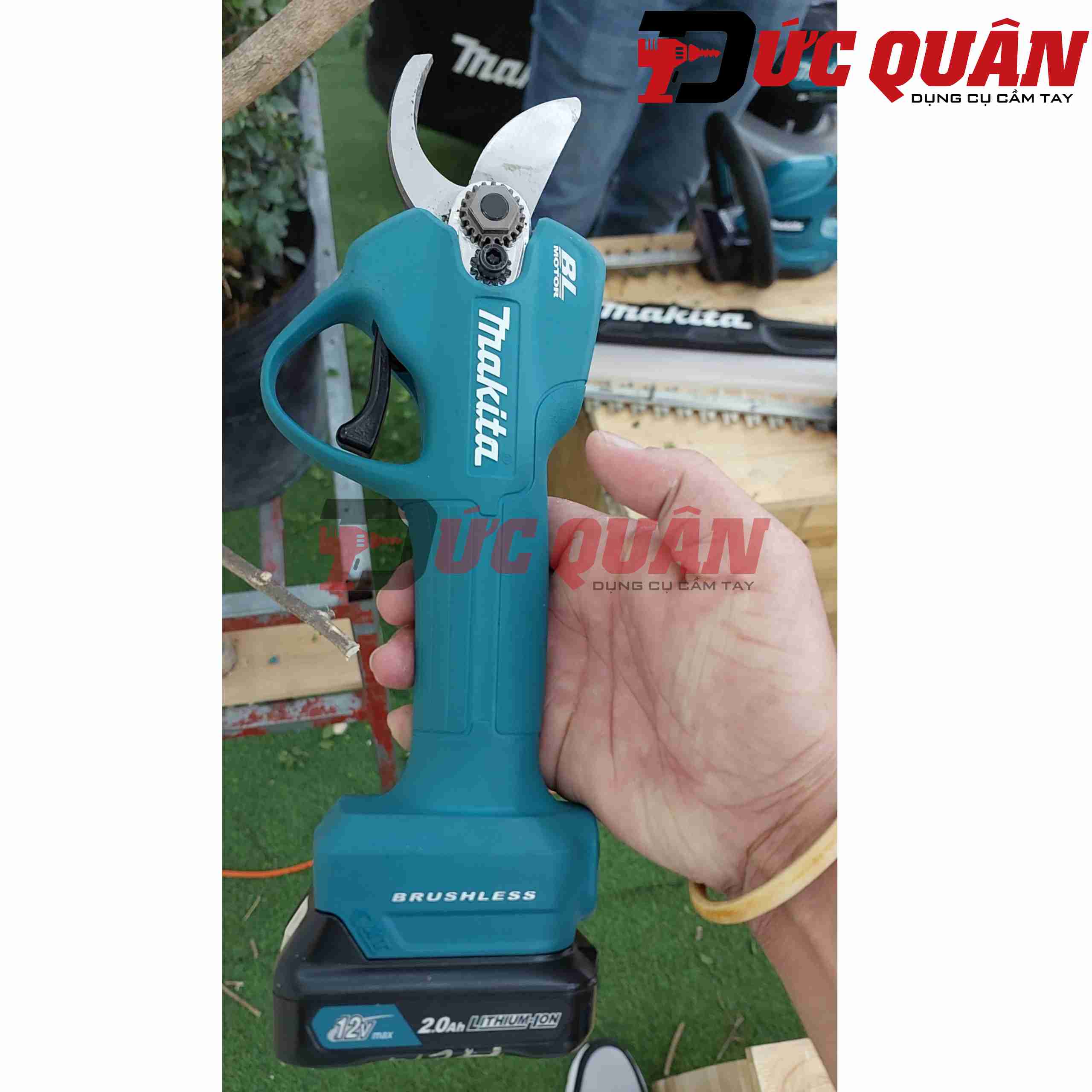 Máy cắt cành dùng pin 12V Max Makita UP100DZ (Chưa Pin & Sạc)