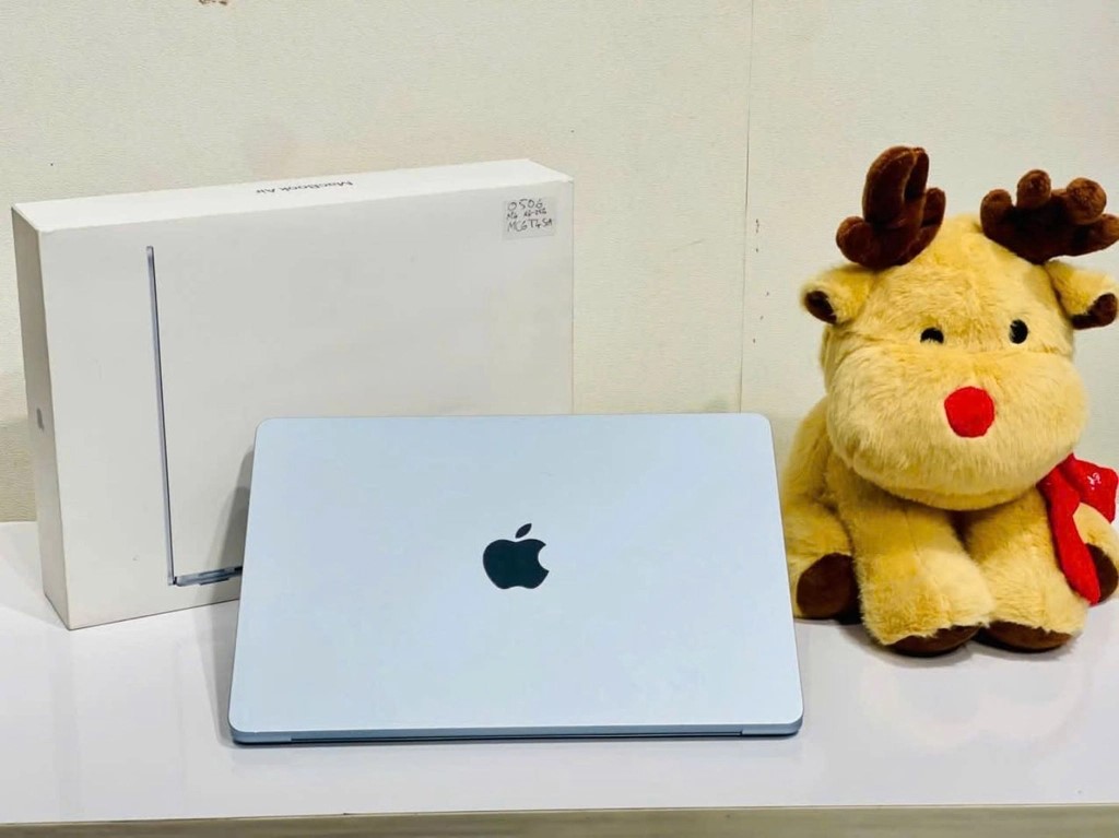 MacBook Air 2026 M5 – Laptop Mỏng Nhẹ Mạnh Nhất Từ Trước Đến Nay, Giá 29.890.000 VNĐ