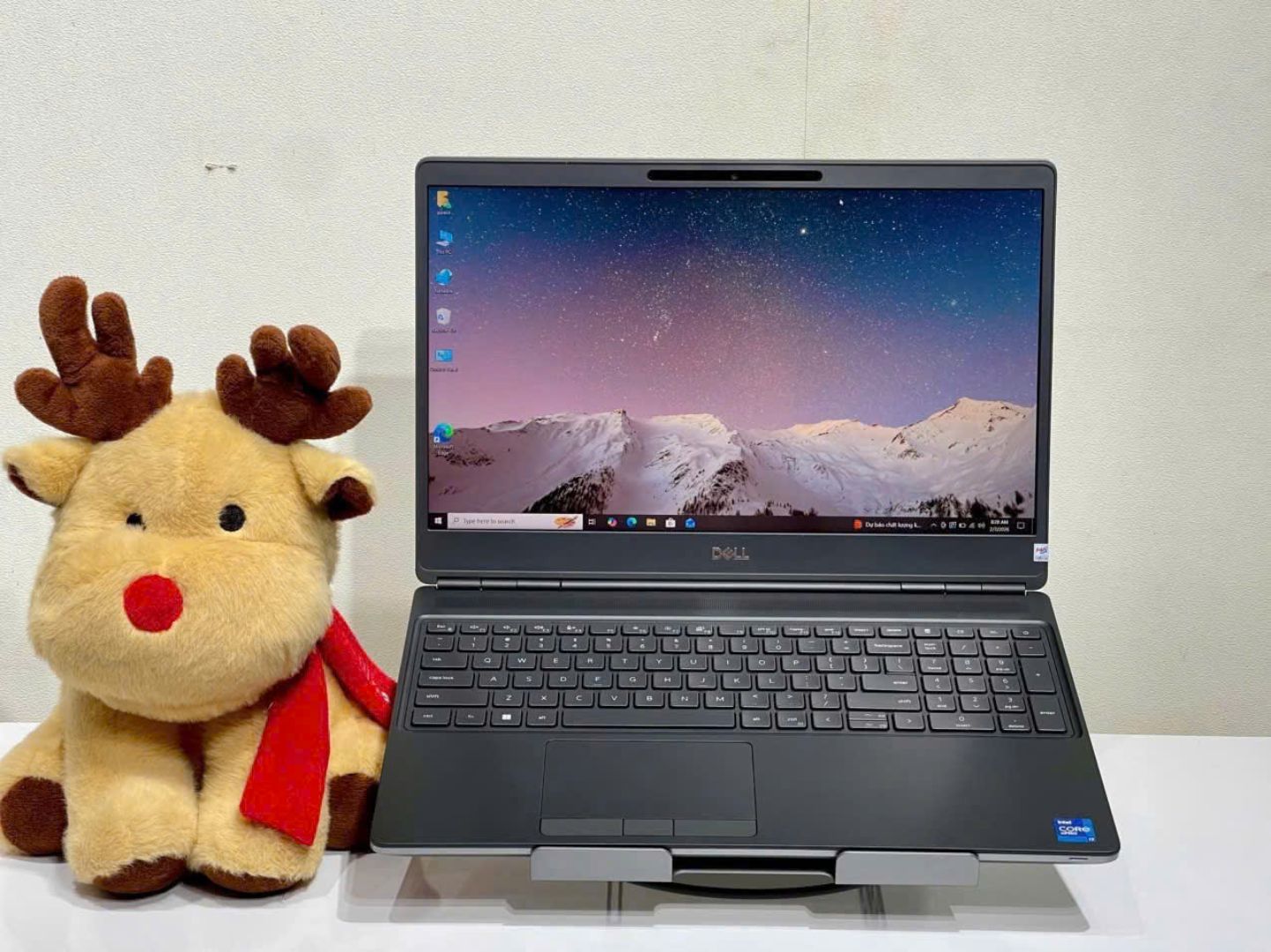 màn hình rộng cho trải nghiệm nhìn tốt hơn trên dell precision 7560