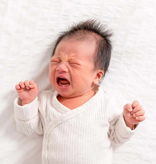 Trẻ sơ sinh bị sặc sữa: Dấu hiệu, nguyên nhân và cách xử lý