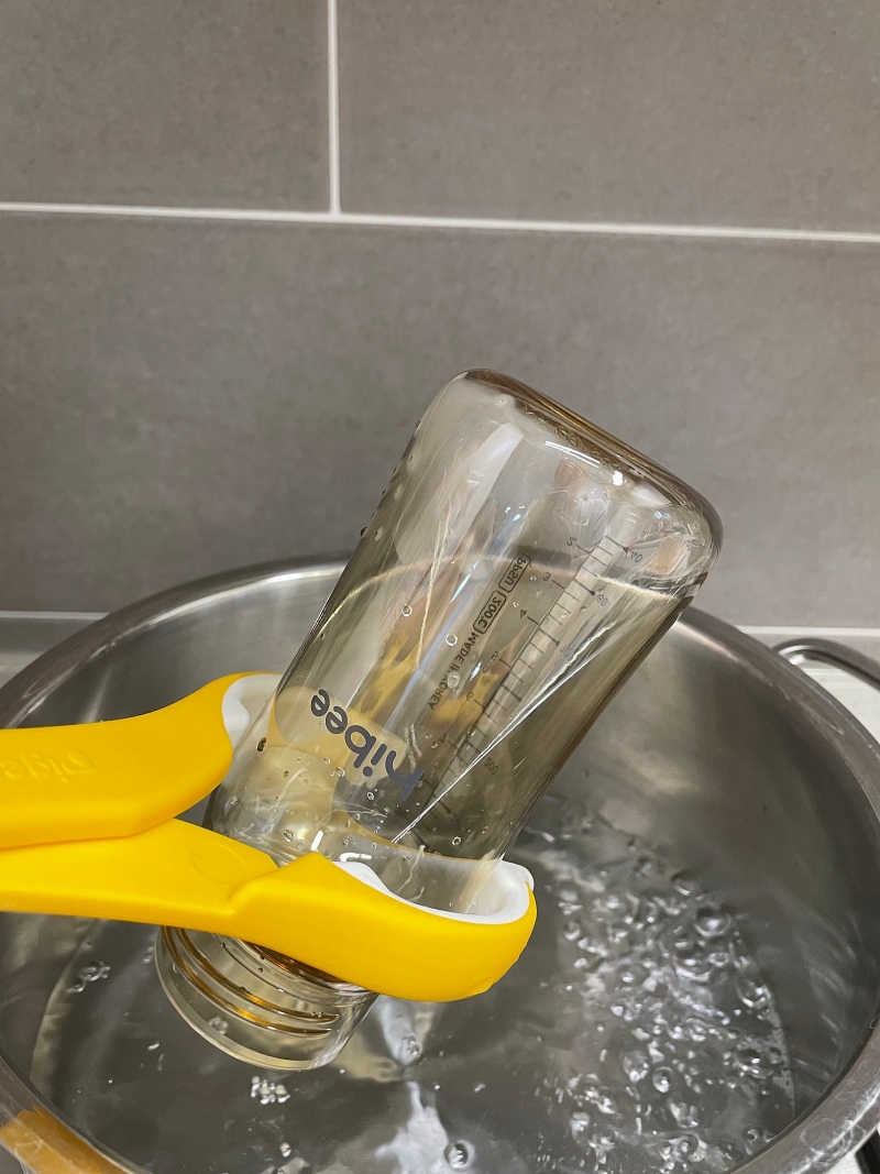 Mách mẹ cách vệ sinh bình sữa đúng