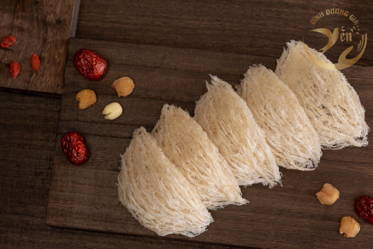 Yến sạch xếp hộp