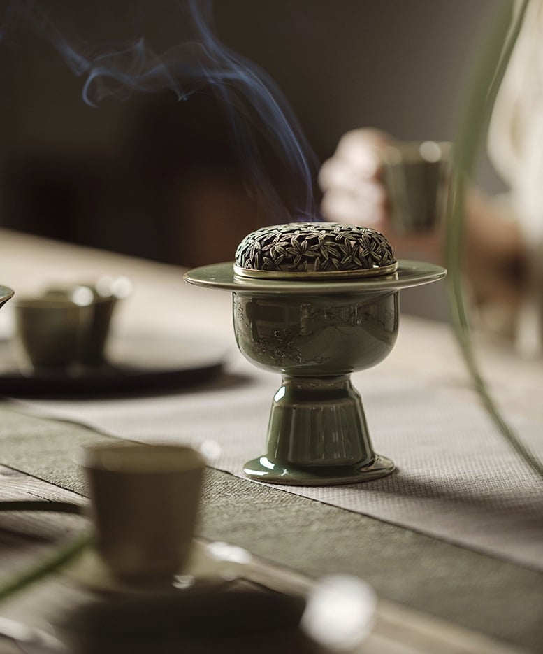LƯ TRẦM LONG TUYỀN THANH SỨ CHÂN CAO