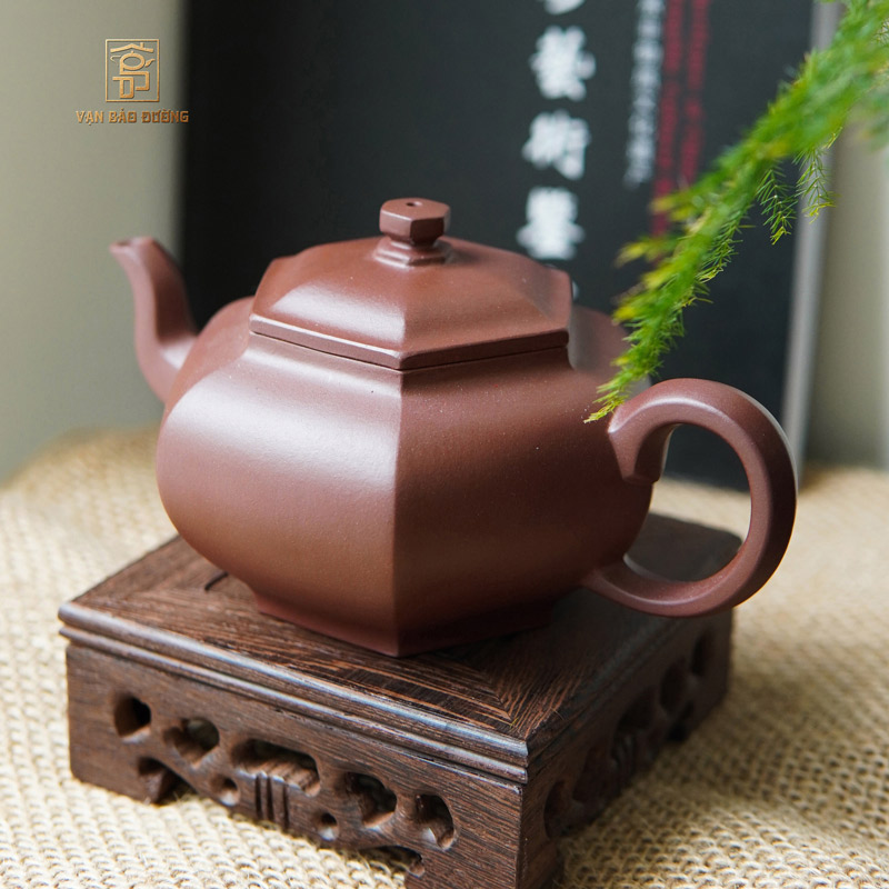 Ấm tử nê Lục Phương Tiếu Anh