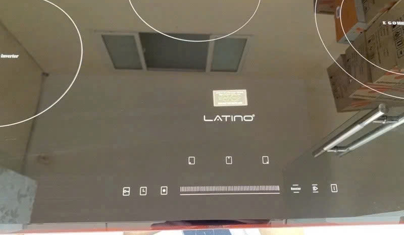 Bếp Điện Từ LATINO - LT-IH 882 PLUS 3 Vùng Nấu - 2 Từ 1 Hồng Ngoại: Hiện Đại, Tiện Lợi, Bảo Hành Chính Hãng 3 Năm