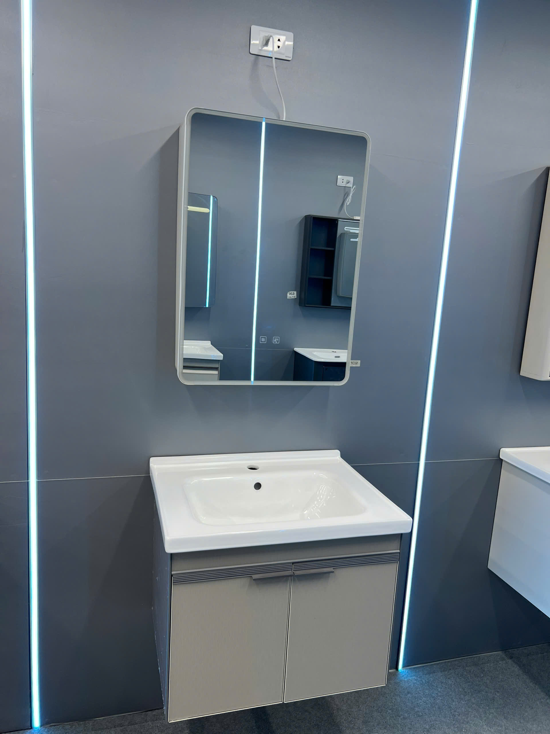 Bộ Tủ Gương Phòng Tắm, Tủ Lavabo Đẹp, Tủ Lavabo Phòng Tắm