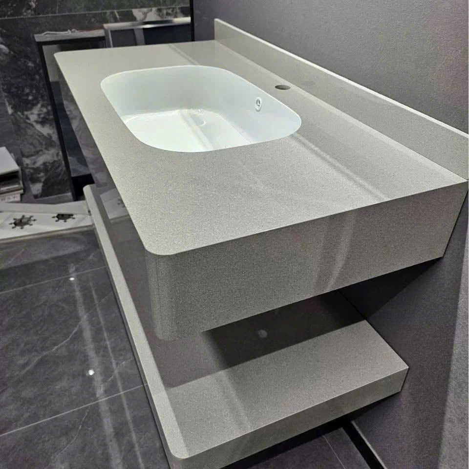 Bộ Bàn Đá Bo góc – Sang Trọng, Bền Bỉ Và Đẳng Cấp