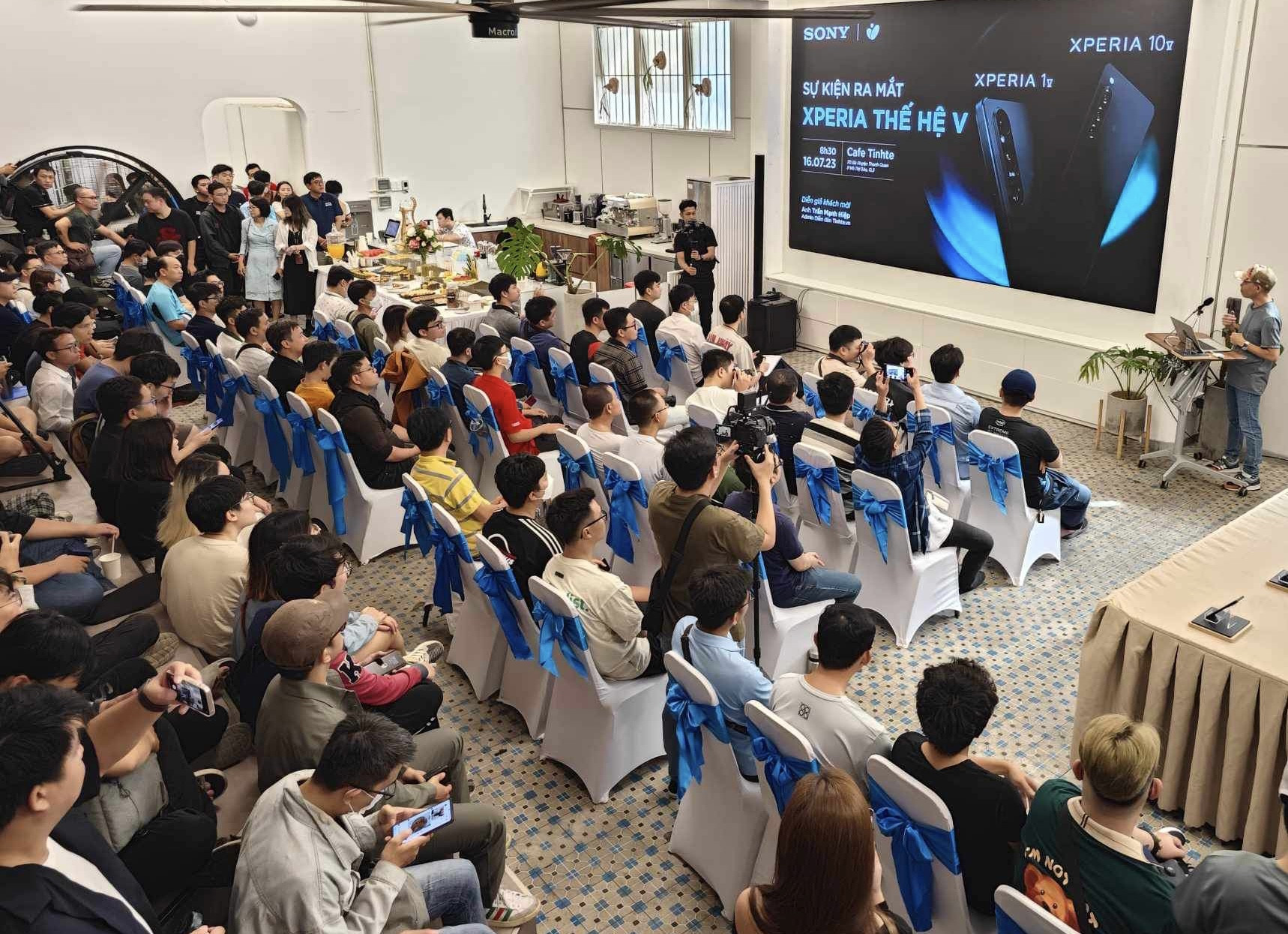 Sony trở lại thị trường di động Việt Nam