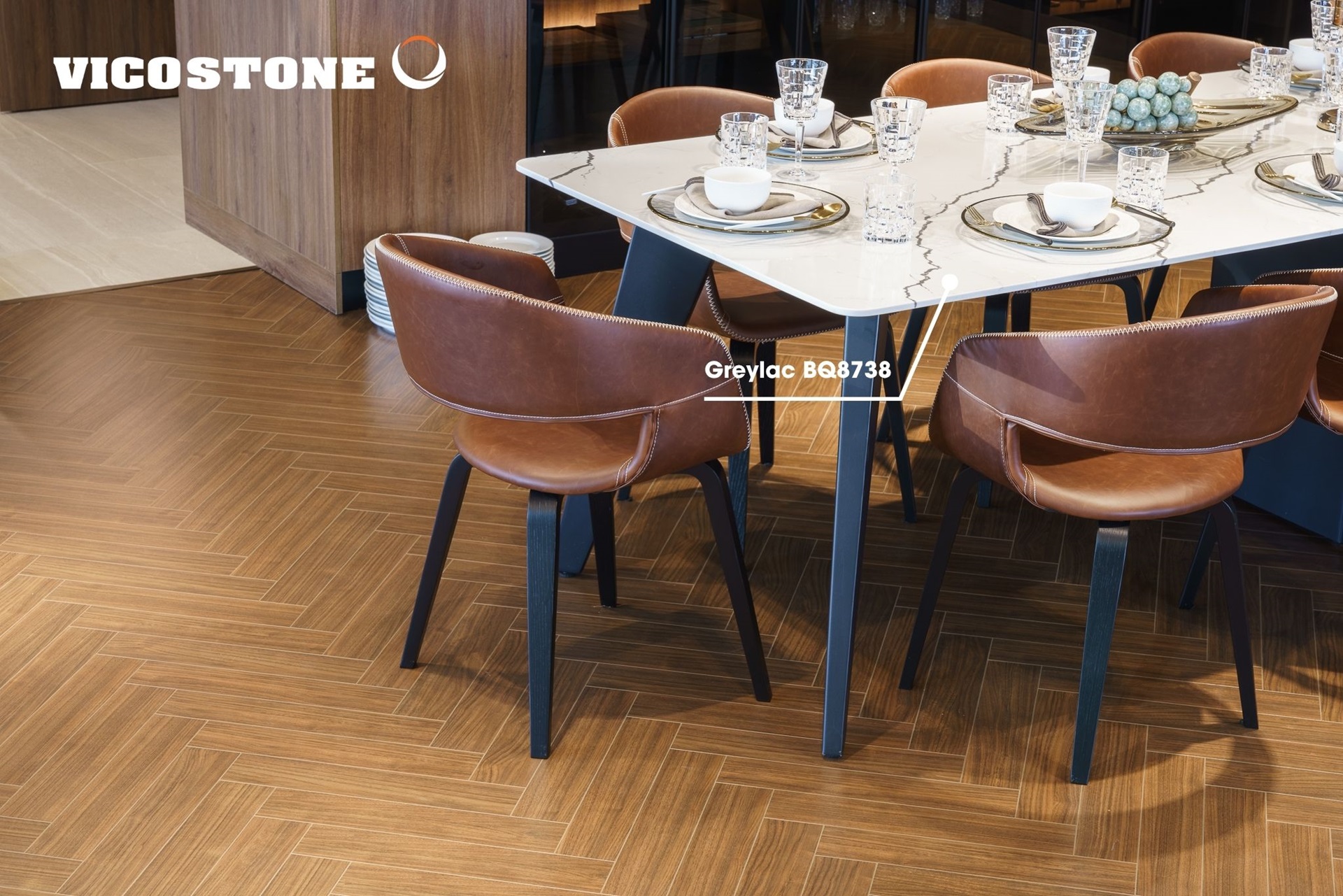 Bàn ăn sử dụng đá Vicostone Greylac BQ8738 tại Showroom Ái Linh Bắc Ninh