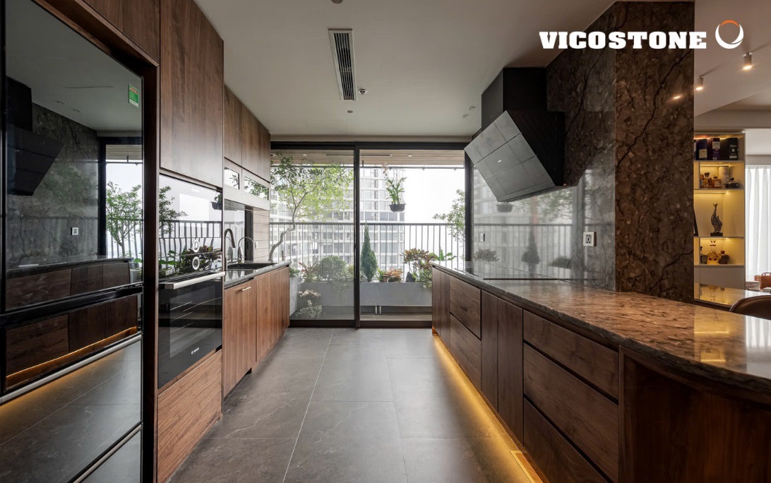 Chi tiết đá Vicostone BQ8716 ốp tường và mặt bếp tại Landmark Onsen Ecopark