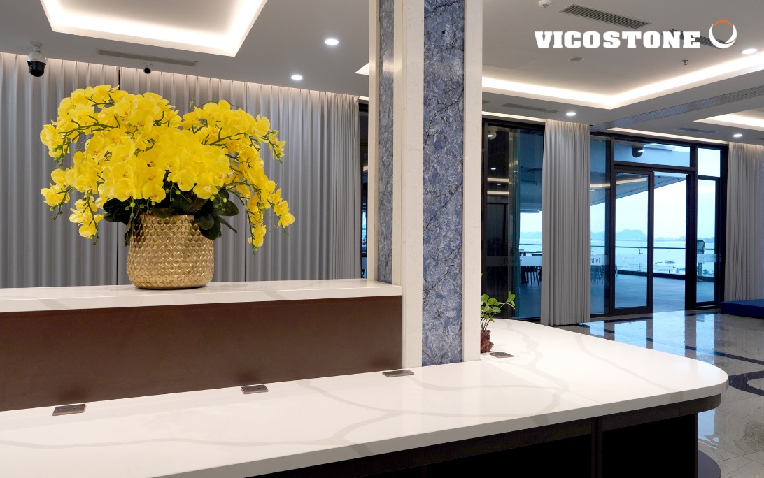 Ứng dụng đá Vicostone Thunder Blue BQ8786 trong nội thất khách sạn Danitel