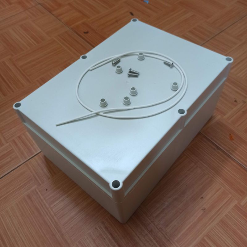 Hộp Nhựa ABS 240x175x117mm, lắp 6 cell lion 31Ah, lắp dư 4 cell sắt photphat 22ah