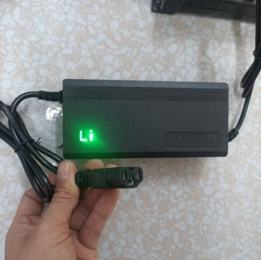 Sạc pin LiFePo4 cho hệ 8s 24V - 16s 48V - 20s 60V